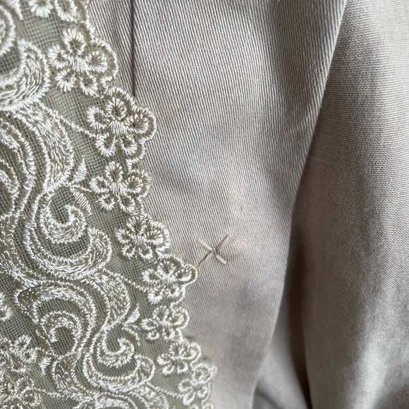 Ya-Ya lace cropped beige jacket size small. - Picture 6 of 6